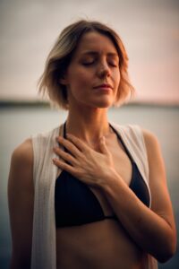 darius-bashar-xMNel_otvWs-unsplash reiki beam